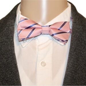 Pink Striped Bow Tie​​​​​​​​​​​​​​​